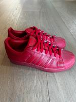 Adidas Superstar rot Pharrell Williams Gr. 40,5 Thüringen - Creuzburg Vorschau