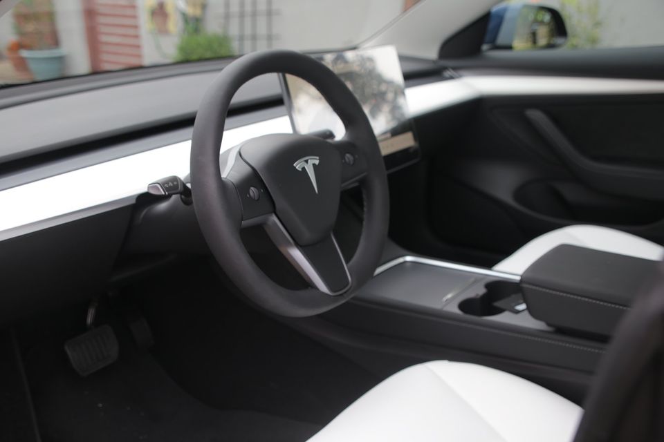 Tesla Model 3 SR+ mieten!! nur 149 € am Tag!! 3 Tage für 299 €!! in Mönchsdeggingen