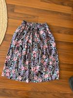 Vintage Rock mit Taschen und Blumenmuster Bremen - Schwachhausen Vorschau