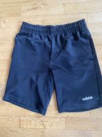 schwarzer shorts von adidas Gr. 164 Nordrhein-Westfalen - Attendorn Vorschau