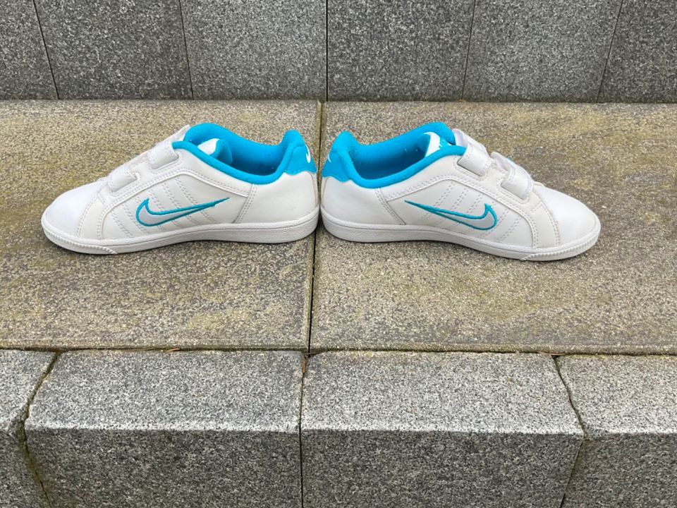 Nike Schuhe 29.5 neuwertig ❗️❗️❗️ in Mülheim (Ruhr)