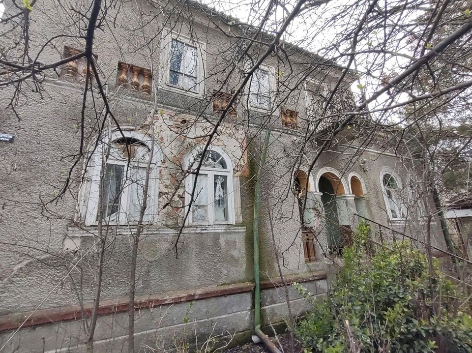 Sanierungsbedürftiges Haus mit toller Architektur in Bulgarien in Bad Kreuznach