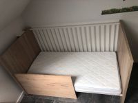 Kinderbett mit Matratze und Zubehör Niedersachsen - Moormerland Vorschau