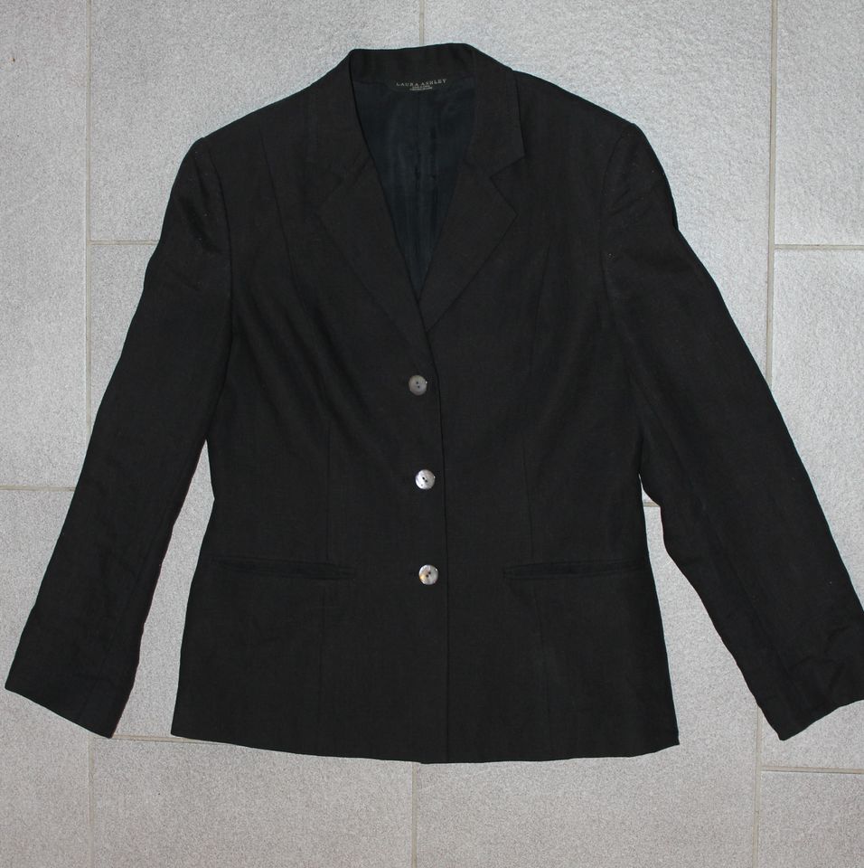 Laura Ashley Blazer mit Rock aus 100% Leinen in Farbe dunkelgrau in Schwäbisch Gmünd