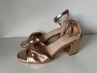 Anna Field Sandalen Gr. 36 Wie neu - Echtleder Rosegold Kr. München - Unterschleißheim Vorschau