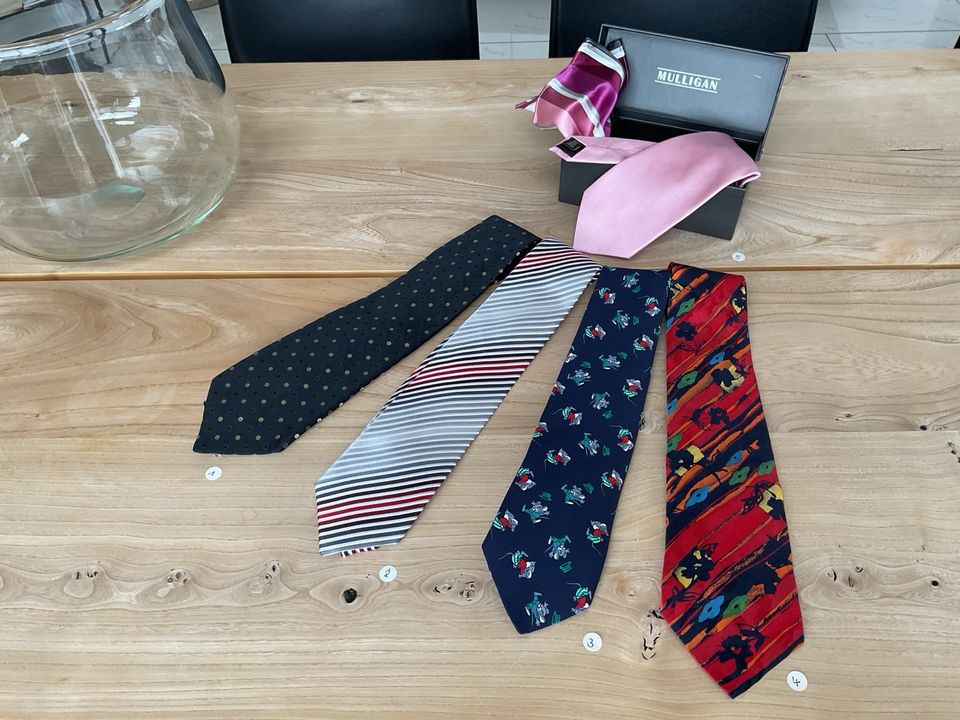 Vintage — Seiden — Krawatten in Neuhausen ob Eck
