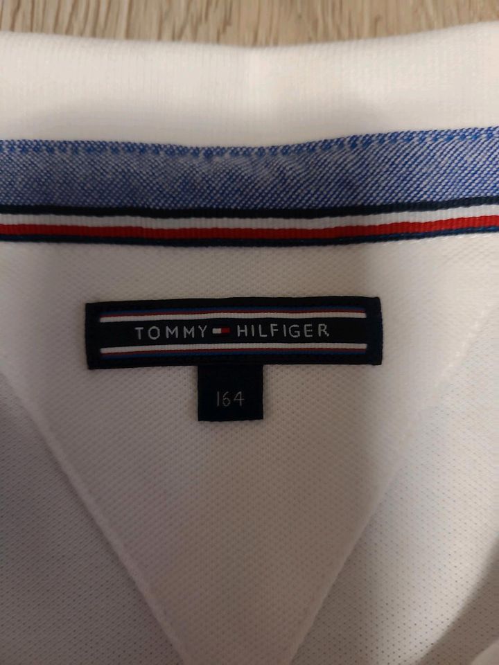 Jungen Poloshirt  Tommy Hilfiger Gr.164 Top Zustand! in Wolfhagen 