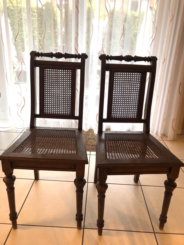 2antike Stühle mit Wiener Geflecht Massivholz von ca.1910 in Bergheim