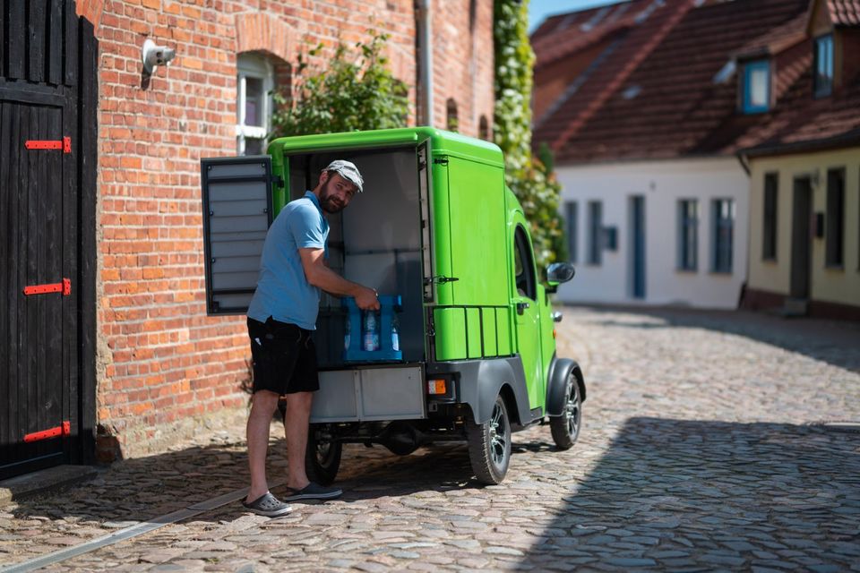 MAX Elektro 4-Rad Elektro MAX Kleintransporter Kofferaufbau Nutzfahrzeug Laubfrosch 4 Rad Pro MEGA Truck TUK TUK TUCK TUCK GECO Traveler BOB Transporter Ape Porter Benziner Hybrid Volta MEGA V-MAX in Neukirchen