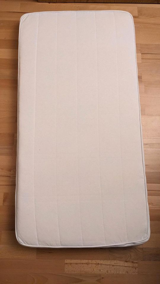 Babybett, 60*120cm, hensvik, Ikea, mit Bettmatratze in Halle (Westfalen)