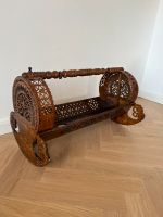Kinderwiege Holz geschnitzt Antik Türkei Bett Orient Möbel Niedersachsen - Cuxhaven Vorschau