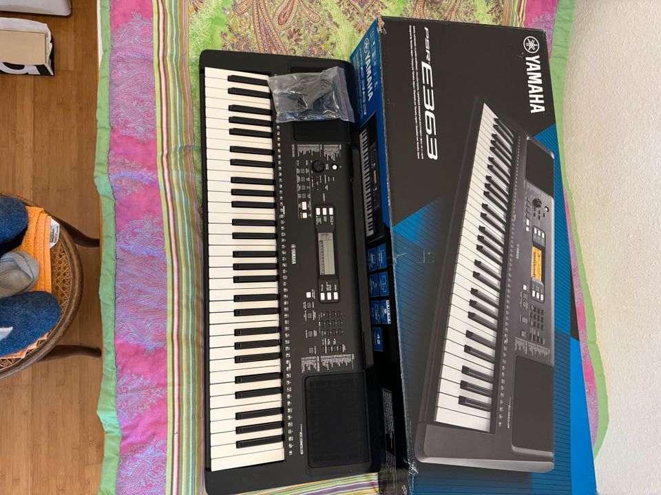 Yamaha Digital Keyboard PSR-E363, schwarz – Vielseitiges Instrume in Berlin