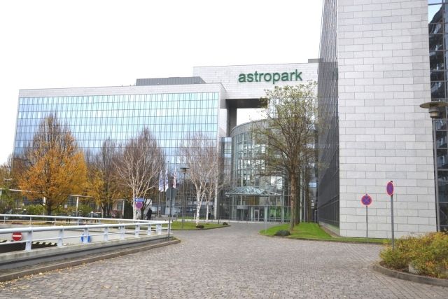 AstroPark Frankfurt - Moderner Bürokomplex am Eingang zur Bürostadt in Frankfurt am Main