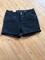 Damen Shorts von Only NEU Größe M Nordrhein-Westfalen - Menden Vorschau