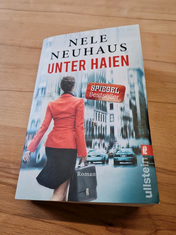 Unter Haien, Nele Neuhaus, Thriller, Bestseller in Buchhofen