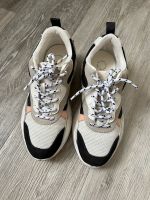 Pull&Bear Sneakers mit hohen Absatz Gr. 36 Dortmund - Mengede Vorschau