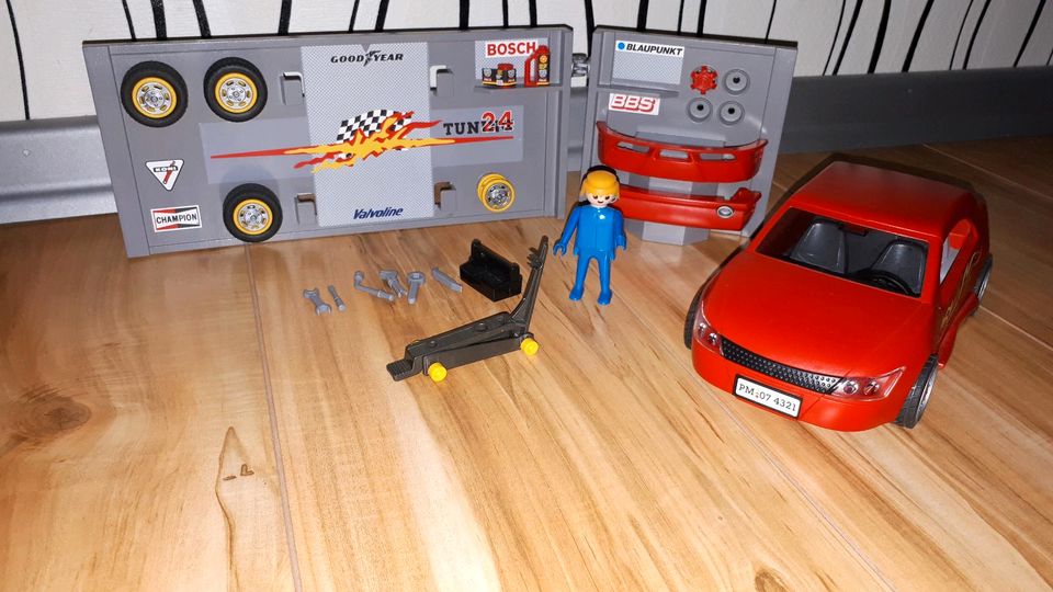 Playmobile/Rennwagen mit Tuning Werkstatt in Essen