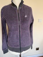 Schöne Nike Damen Sportjacke/ grau-lila/Gr. S Frankfurt am Main - Innenstadt Vorschau