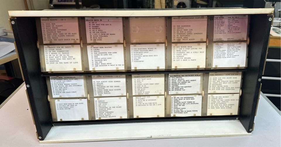 NSM CD Jukebox Blätterwerk in Bad Vilbel