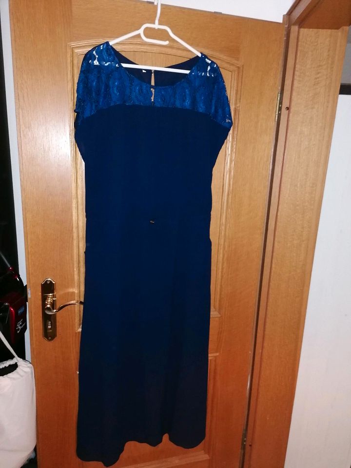 Kleid dunkelblau 3XL mit Taschen, Knöpfe am Rücken in Ovelgönne