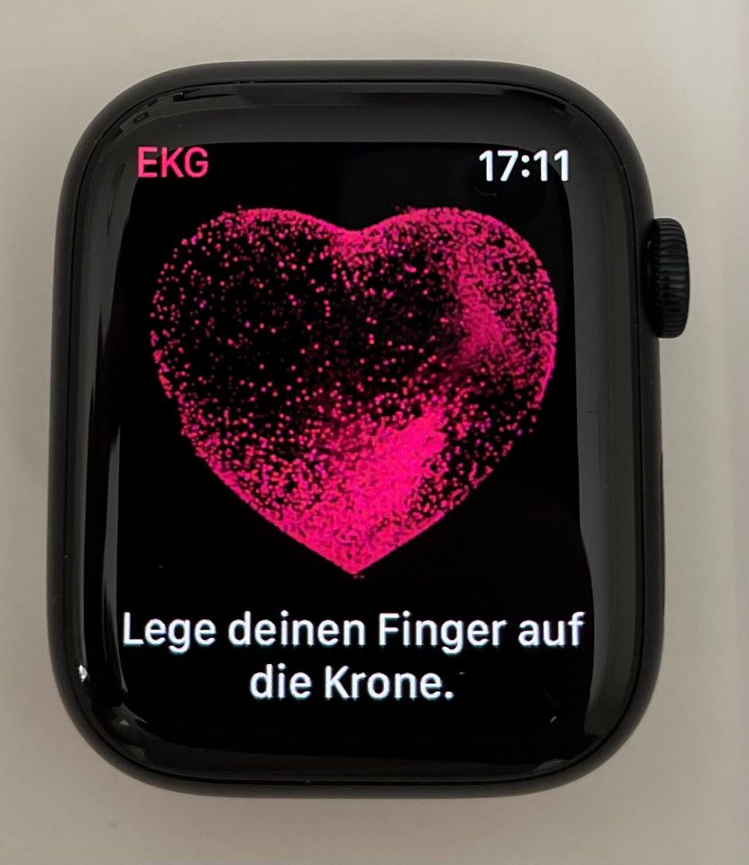 Apple Watch Series 7 LTE, 45mm, Aluminiumgehäuse Midnight in Hamburg