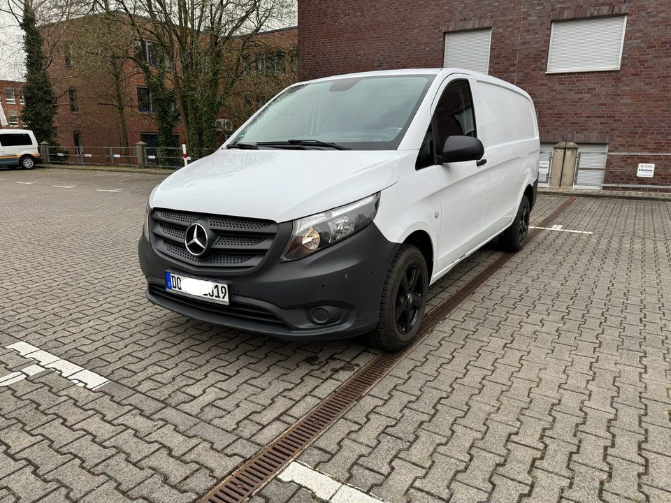 Transporter mit Fahrer für Umzug Transport Entrümpelung in Dortmund