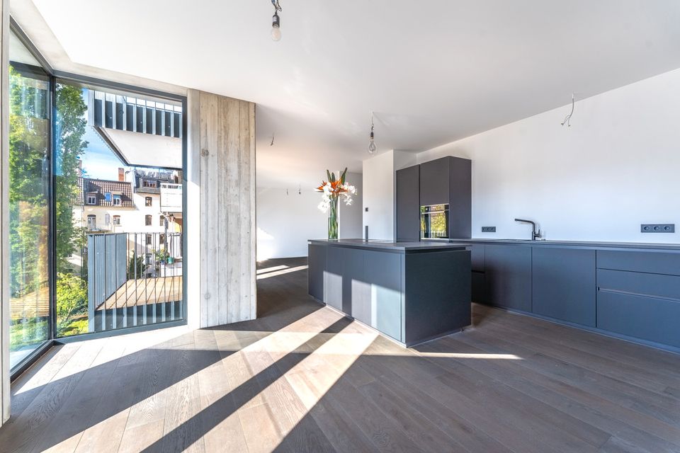 Dörnbergstraße: Puristisch und modern. 3 Zimmer-Luxus-Wohnung mit Balkon in Kassel