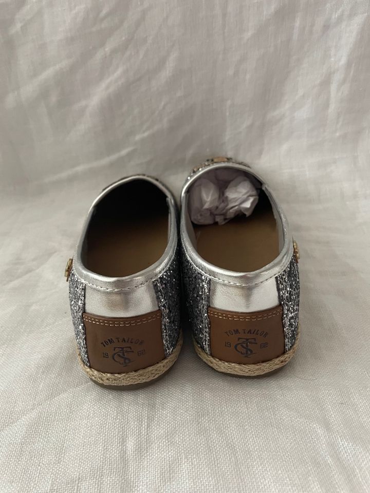 TOM TAILOR Espadrilles Slipper Glitzer silber Gr. 41 Neu in Hamm