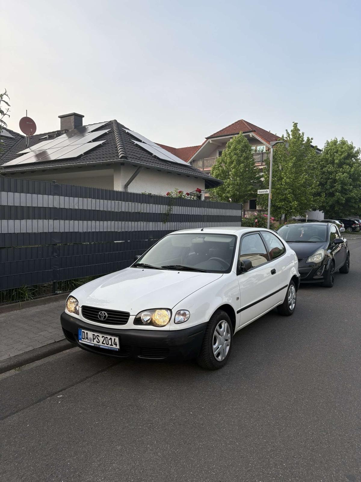 Abbildung des Autos Toyota Corolla E11 • 1. …
