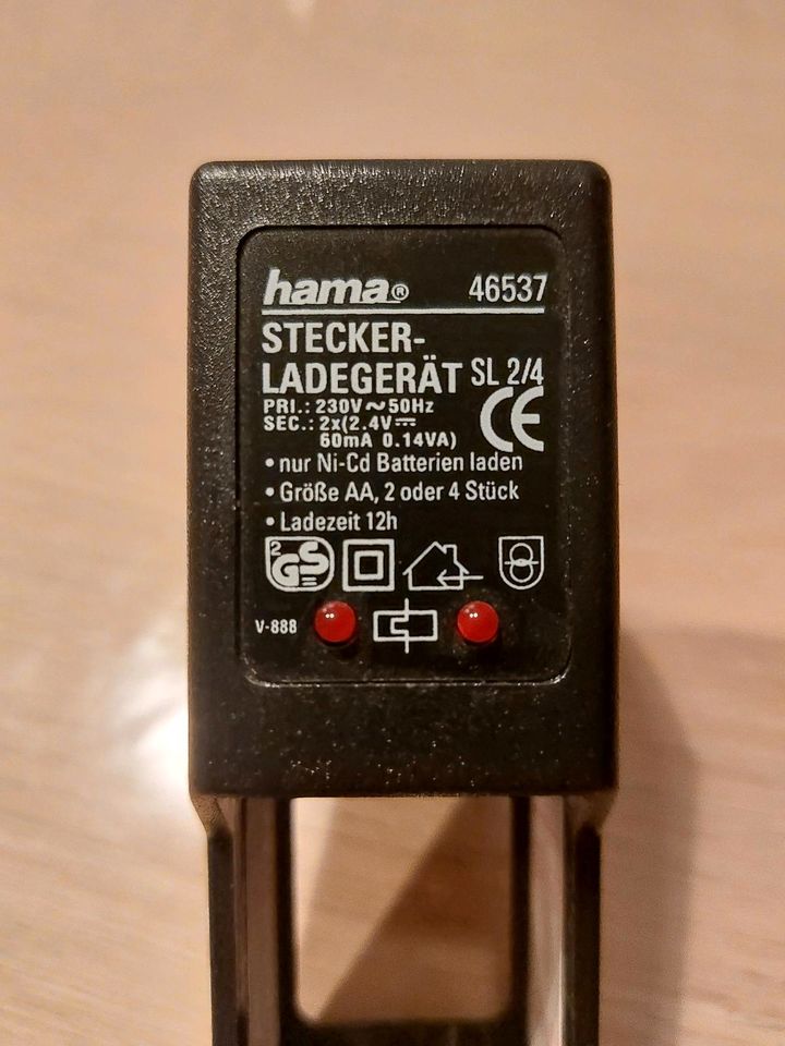 Stecker Ladegerät Hama für AA Batterien  230V in Iphofen