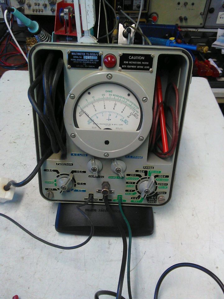 RÖHRENVOLTMETER TS505-D/U umgebaut auf 240V AC in Sinsheim