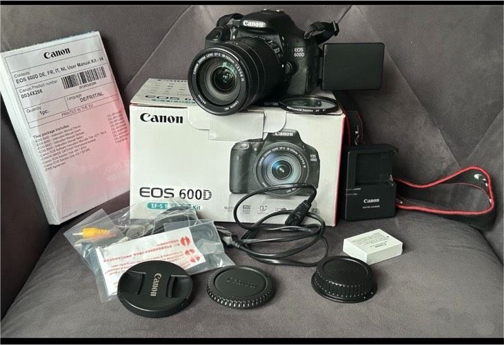 Canon EOS 600D Kit EF-S 18-135mm f/1:3,5-5,6 IS in Bonn