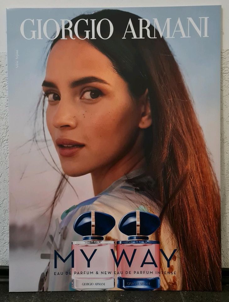 Giorgio Armani My Way XXL Plakat  Adria Arjona großes Poster Deko in Berlin