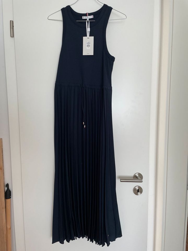 Kleid Maxikleid Plissee Tommy Hilfiger Größe XS in Waiblingen