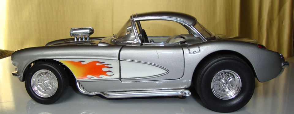 Chevrolet Corvette Gasser NO.92019 1957 1:18 Road Signature in Köln