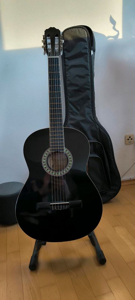 Benton Gitarre schwarz in Bamberg