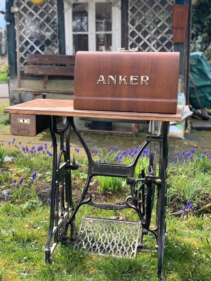 Nähmaschine Anker mit Tisch - Antiquität/ Deko in Hammersbach