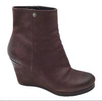 Prada Damen Stiefeletten braun 100 % Original  und echtes Leder Düsseldorf - Hafen Vorschau