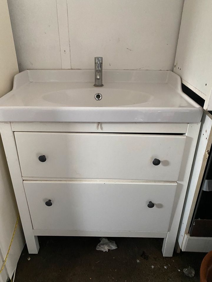 Ikea Hemnes  Bad Waschbecken Waschtisch Untersch Amatur in Bremen