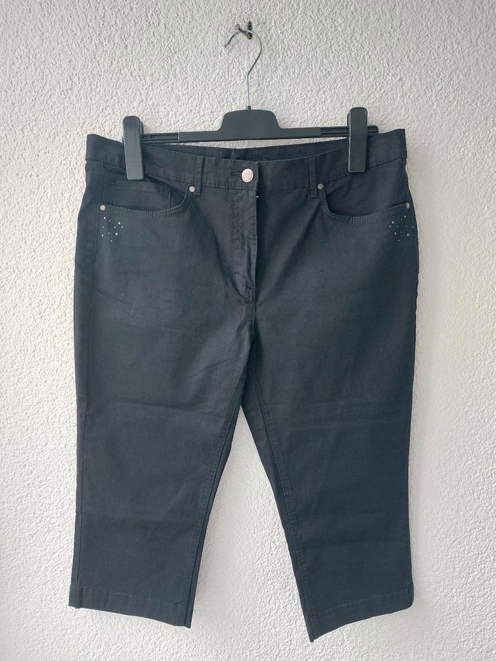 Schwarze "Bexleys" Capri- Jeans mit Stretch, Gr.22 in Hamburg