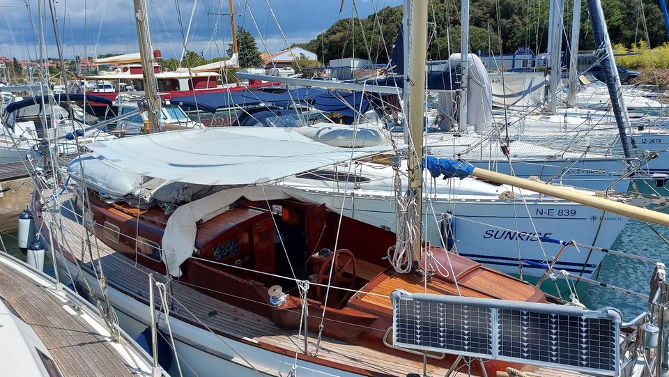 VINDÖ 50 MS - Klassisches Segelboot, GFK & Mahagoni Aufbau, 35Fuß in Aachen