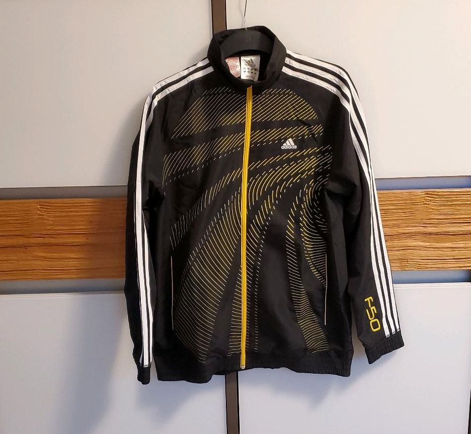 Adidas Trainingsjacke Jacke Gr.176 schwarz, gelb, Neu in Lippetal