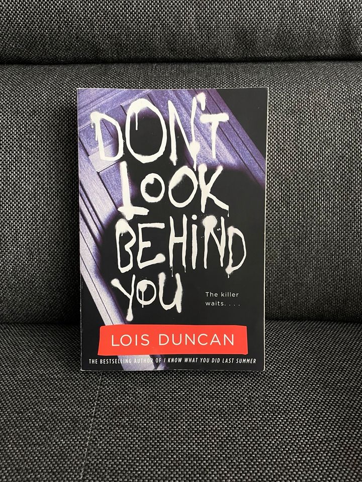 Buch „Don‘t look behind you“ in Duisburg