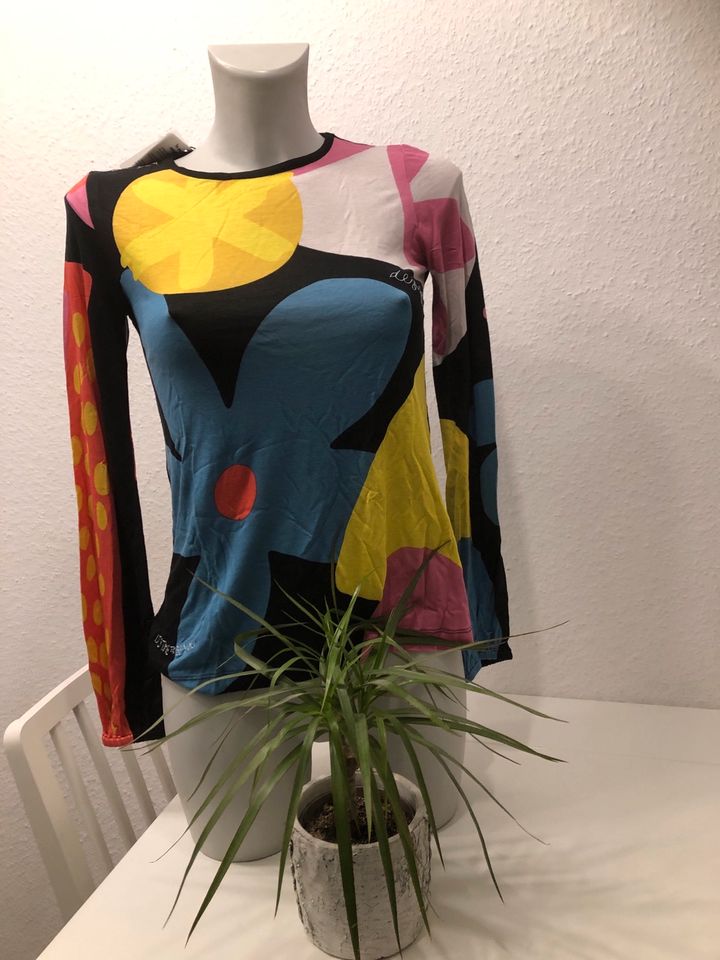 Buntes Mädchen Longshirt von Desigual Neuware 3 Gr. vorhanden in Würzburg