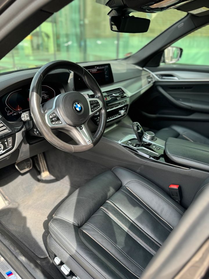 BMW 530d G30 Automatik M-Paket in Viersen