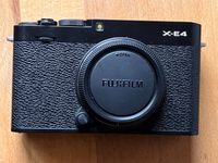 Fujifilm X-E4 in schwarz mit Zusatz-Griff MHG-XE4 München - Au-Haidhausen Vorschau