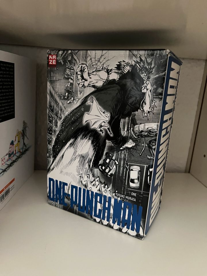 One Punch Man Band 1-26 samt Schuber (Manga von Kaze/Crunchyroll) in Braunschweig