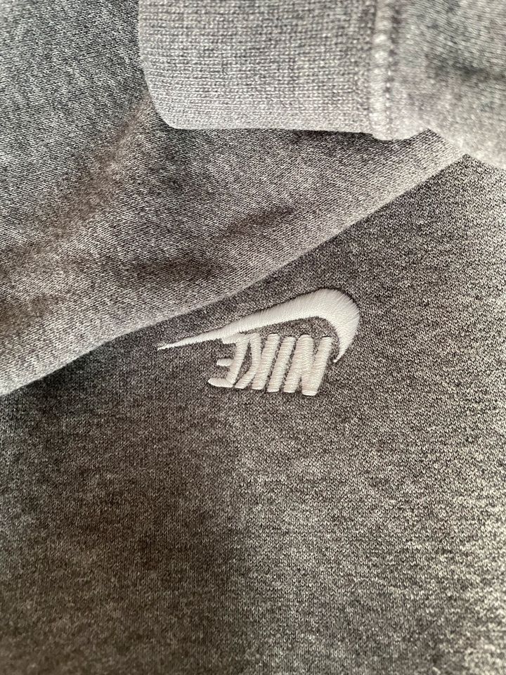 Nike Hoodie Pullover grau in Bielefeld