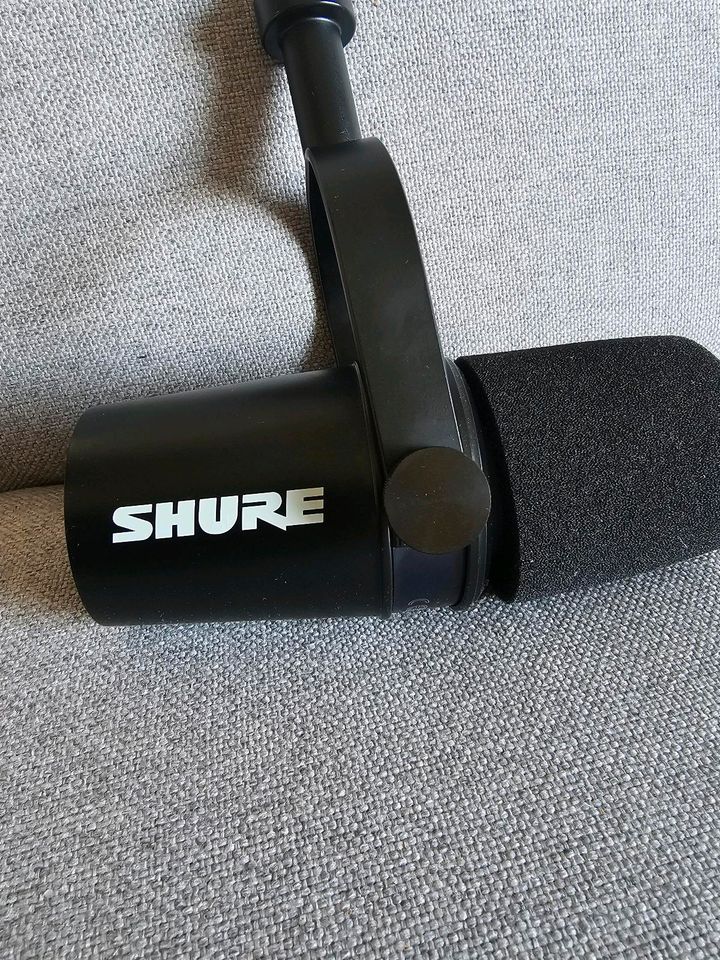 Shure MV7 Podcast Microphone in Geisenheim