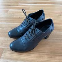 Vero cuoio Ugo Torrini Absatzschuh Lederschuh Schuh Gr 37 grau Berlin - Steglitz Vorschau